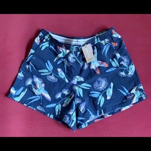 Patagonia Baggies size medium Parrots print